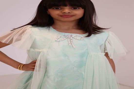 صورة فستان تيفاني بنهايات التل الجميلة